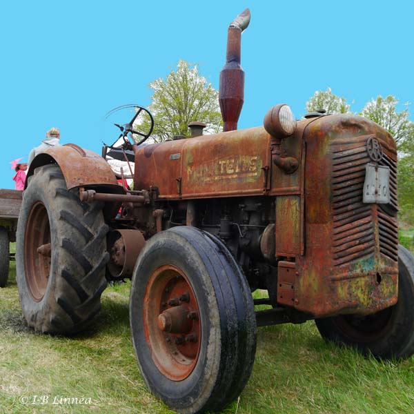 gammal traktor
